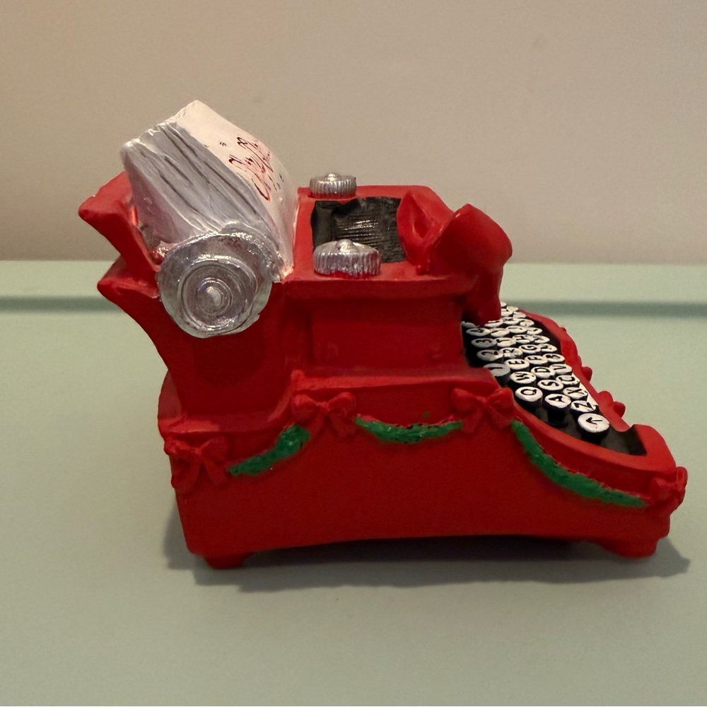 Festive Red “Merry Christmas” Typewriter Decor- NWT - Picture 2 of 6
